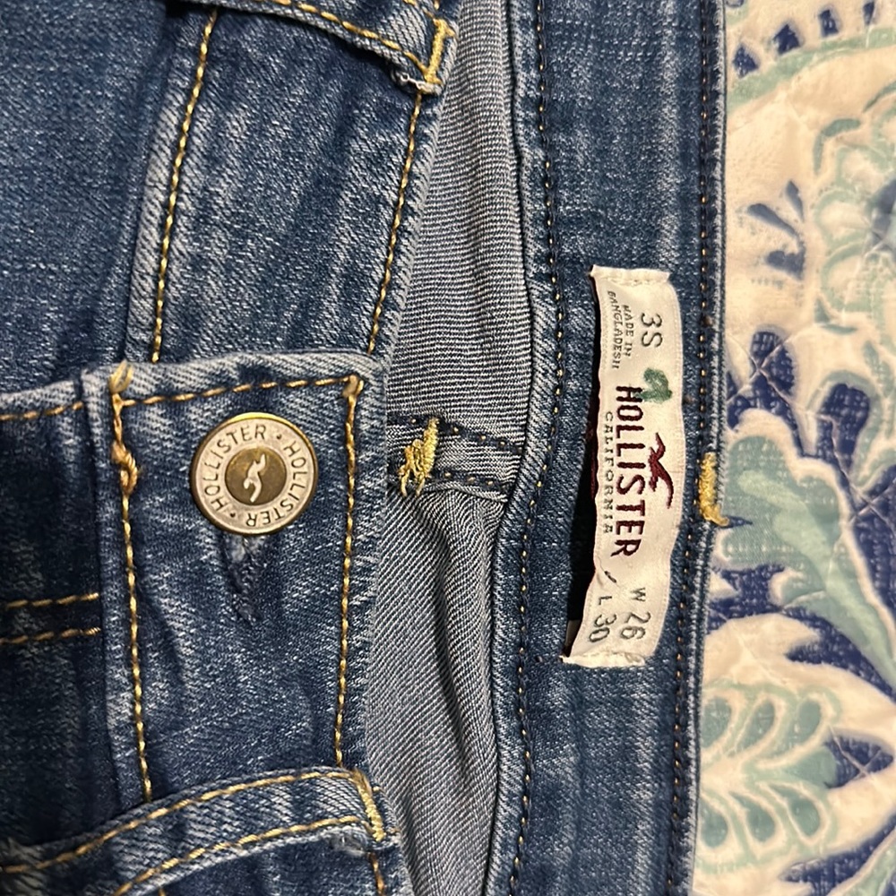 Hollister jeans w 26 L30